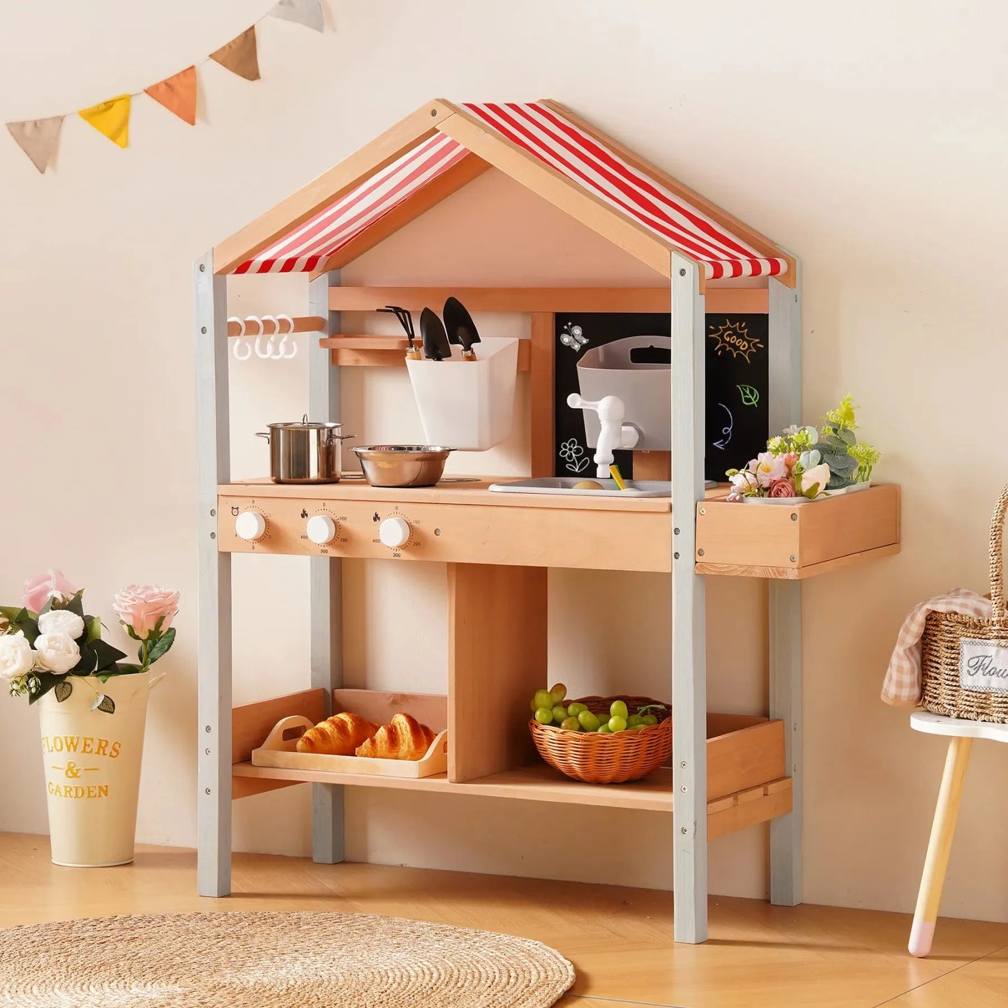 Wooden Outdoor Mud Kitchen For Toddlers